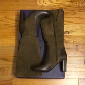 Suede/leather boots.